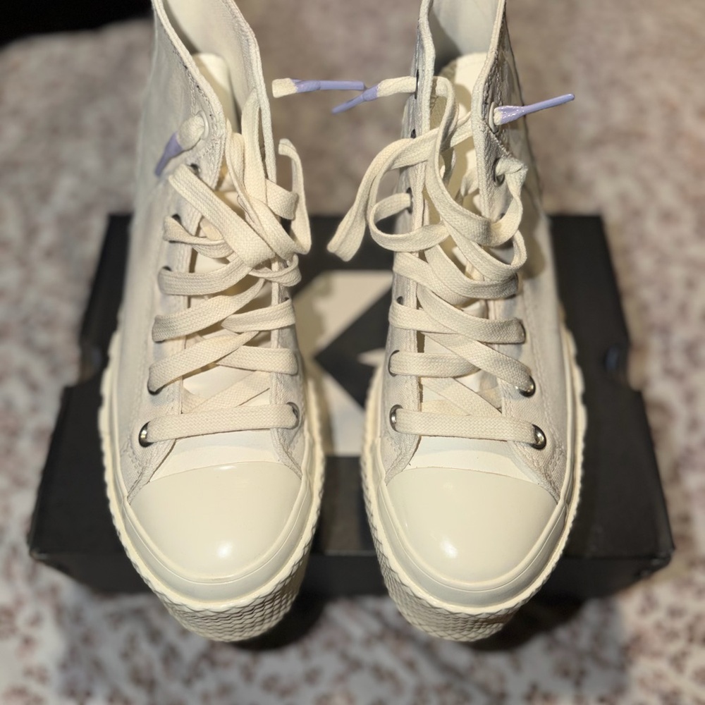 Converse Off-White Platform High-Tops - Picture 5 of 7